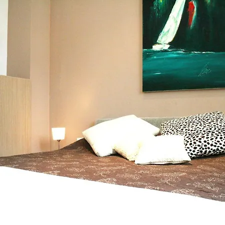 Apartment Frager